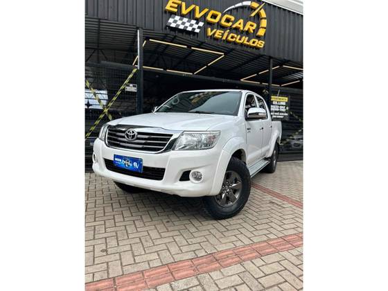 TOYOTA HILUX 2.7 SRV 4X2 CD 16V FLEX 4P AUTOMÁTICO TOYOTA HILUX 2.7 SRV 4X2 CD 16V FLEX 4P AUTOMÁTICO